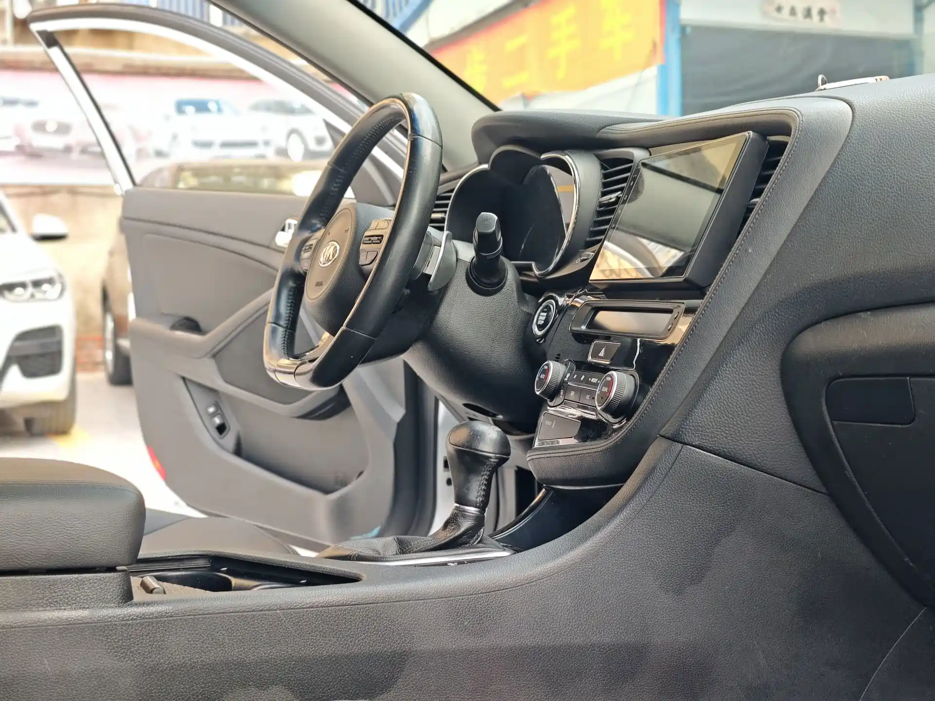 صورة 10 - Kia K5