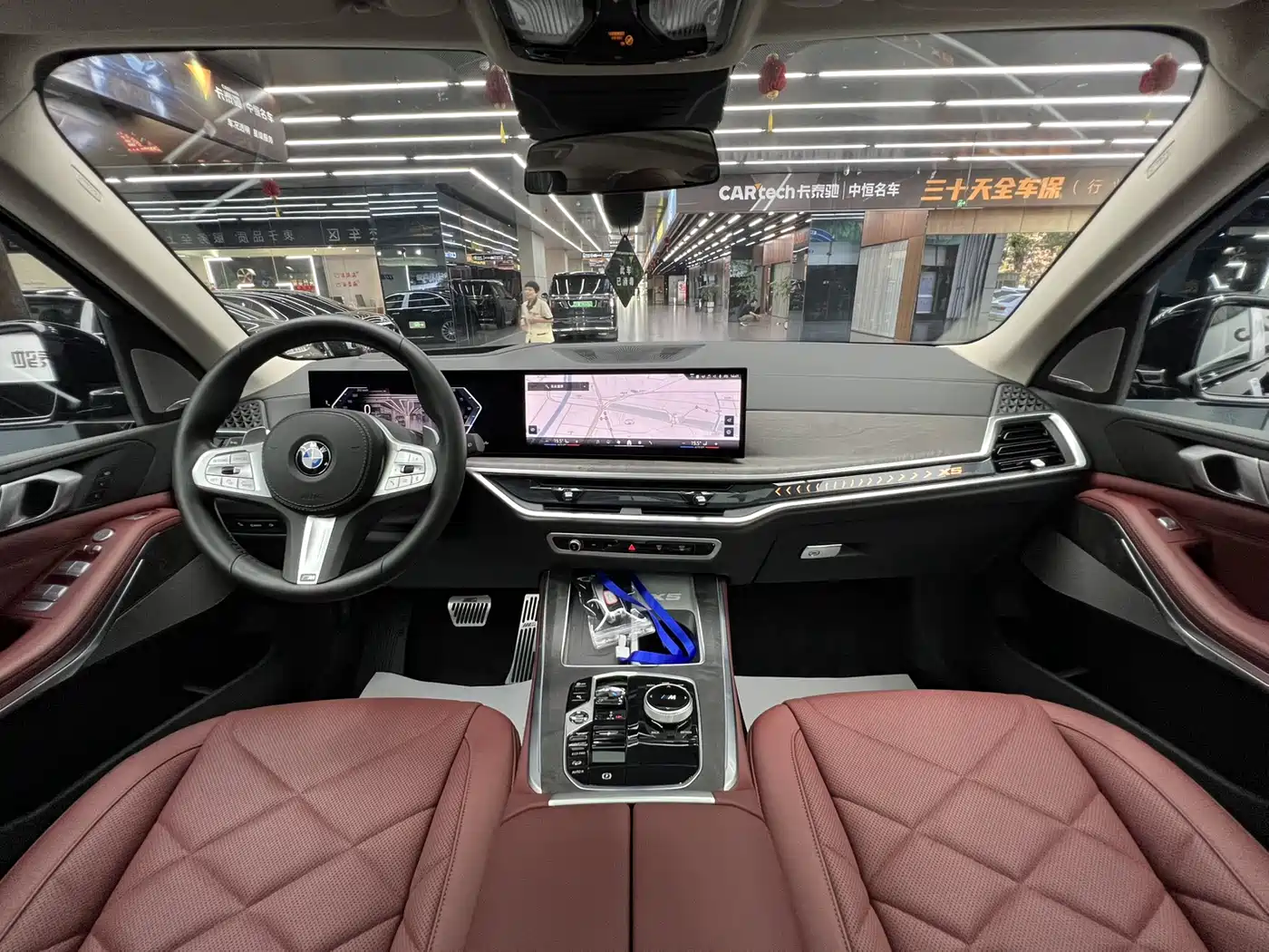 BMW X5 2025 Model xDrive 30Li Exclusive M Sport Blackout Package фото 5