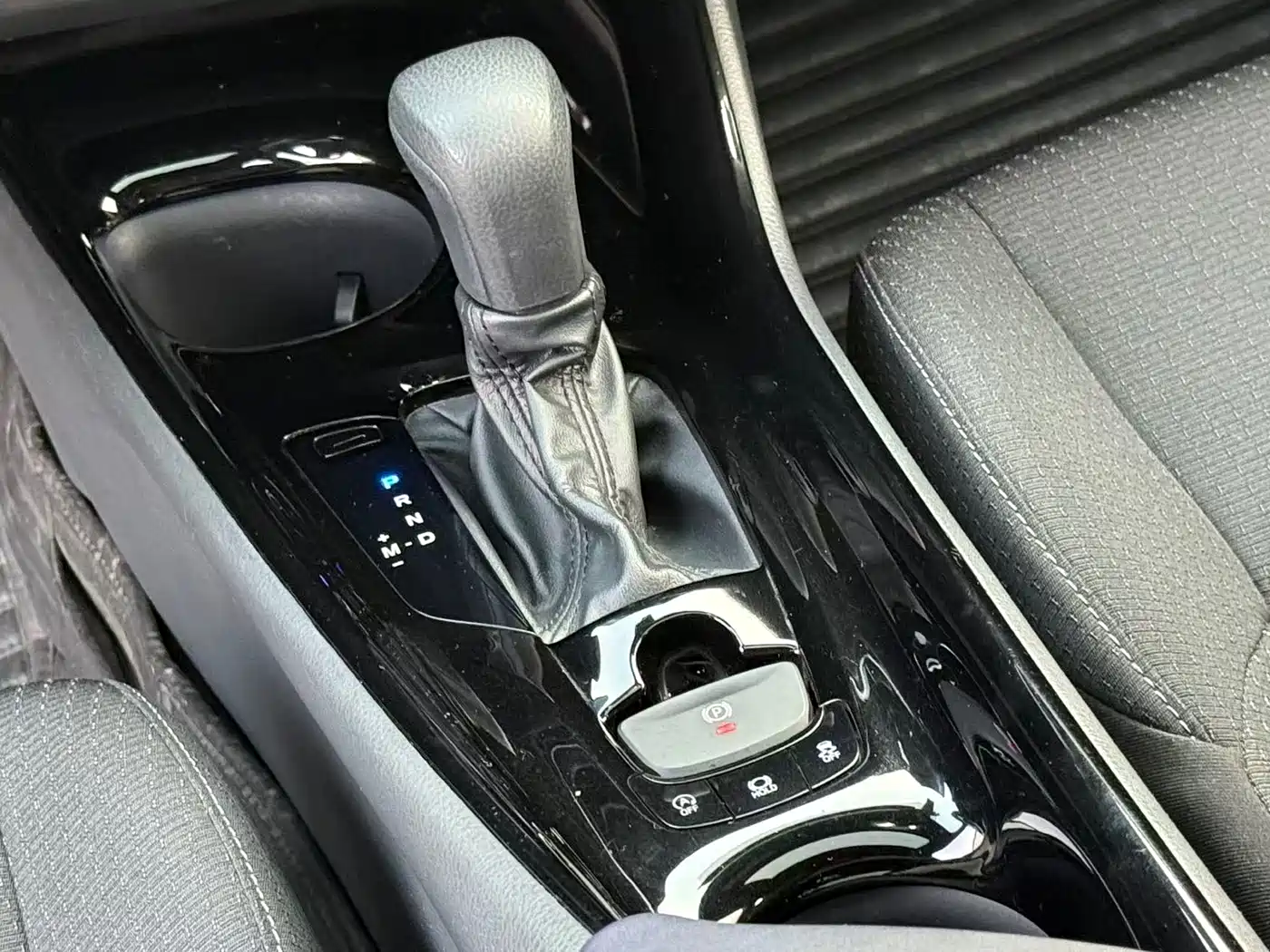 Toyota IZOA 2020 2.0L Yi Xiang Edition фото 15