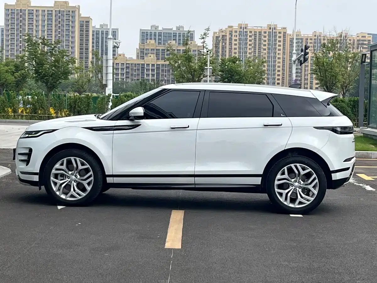 Land Rover Range Rover Evoque 2023 Range Rover Evoque L 200PS Elite Edition фото 4