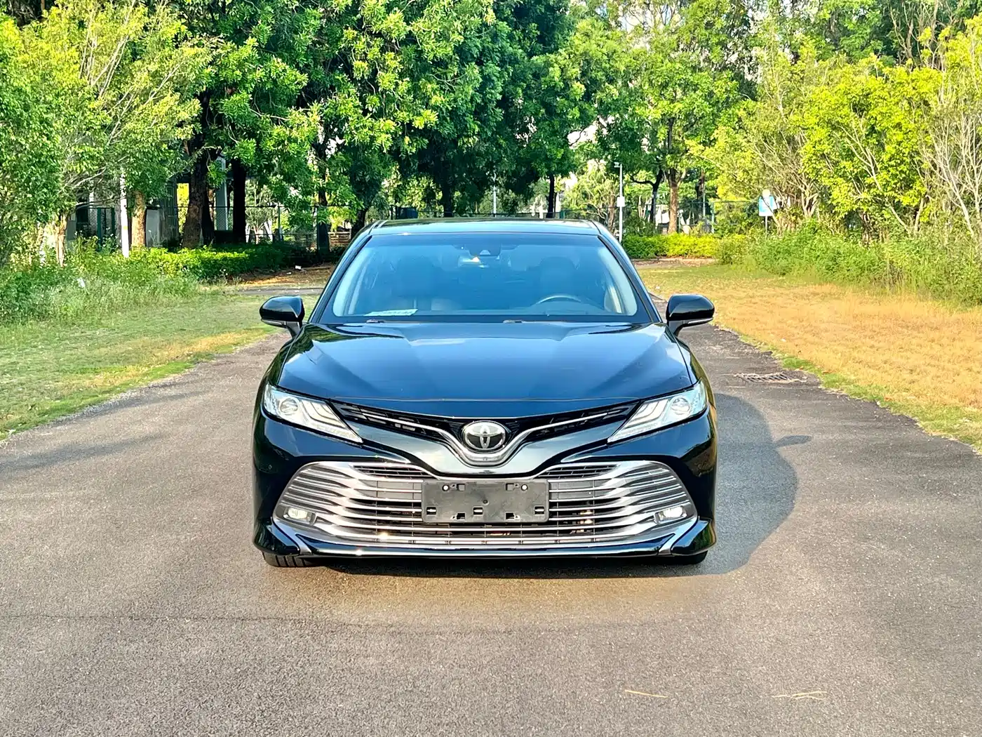 Фото 2 - Toyota Camry