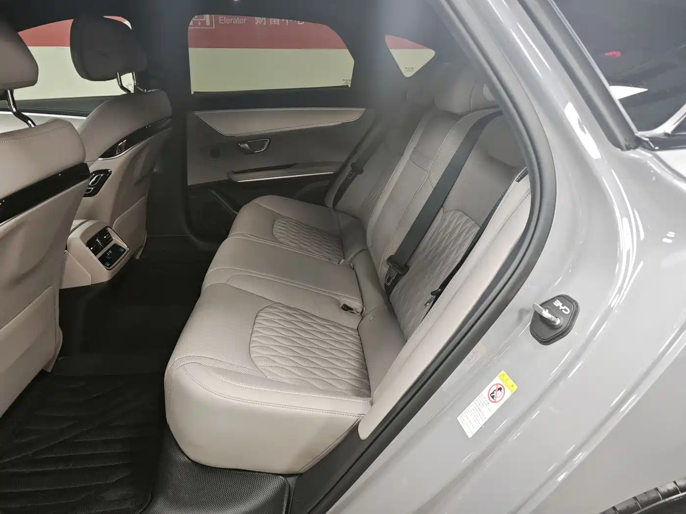BYD Han 2025 Model EV 605KM Premium Version фото 4