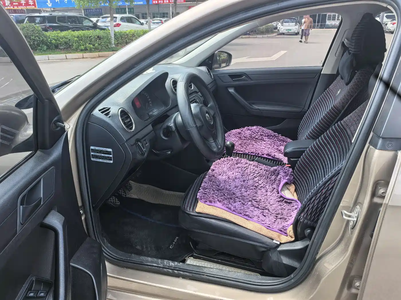 Volkswagen Jetta 2015 1.6L Manual Trend фото 4