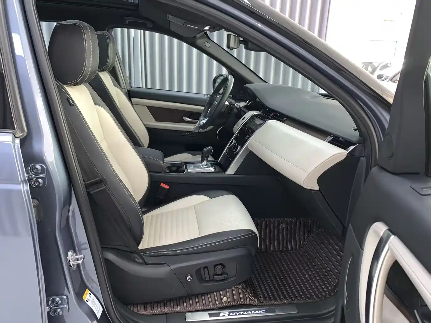 Land Rover Discovery Sport 2020 249PS R-Dynamic Luxury Custom фото 8