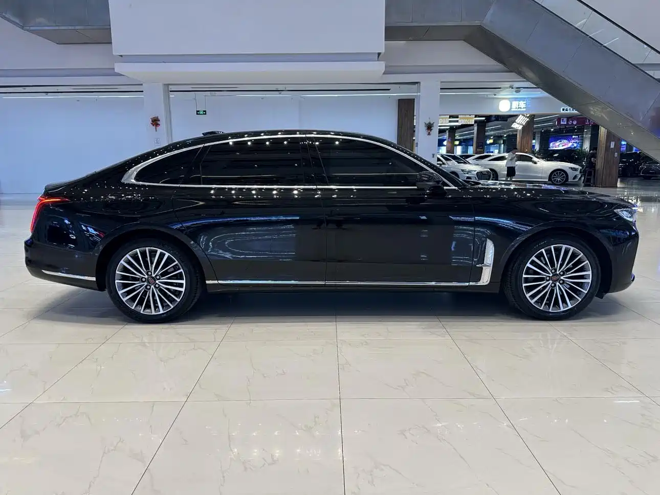 صورة 9 - Hongqi H9