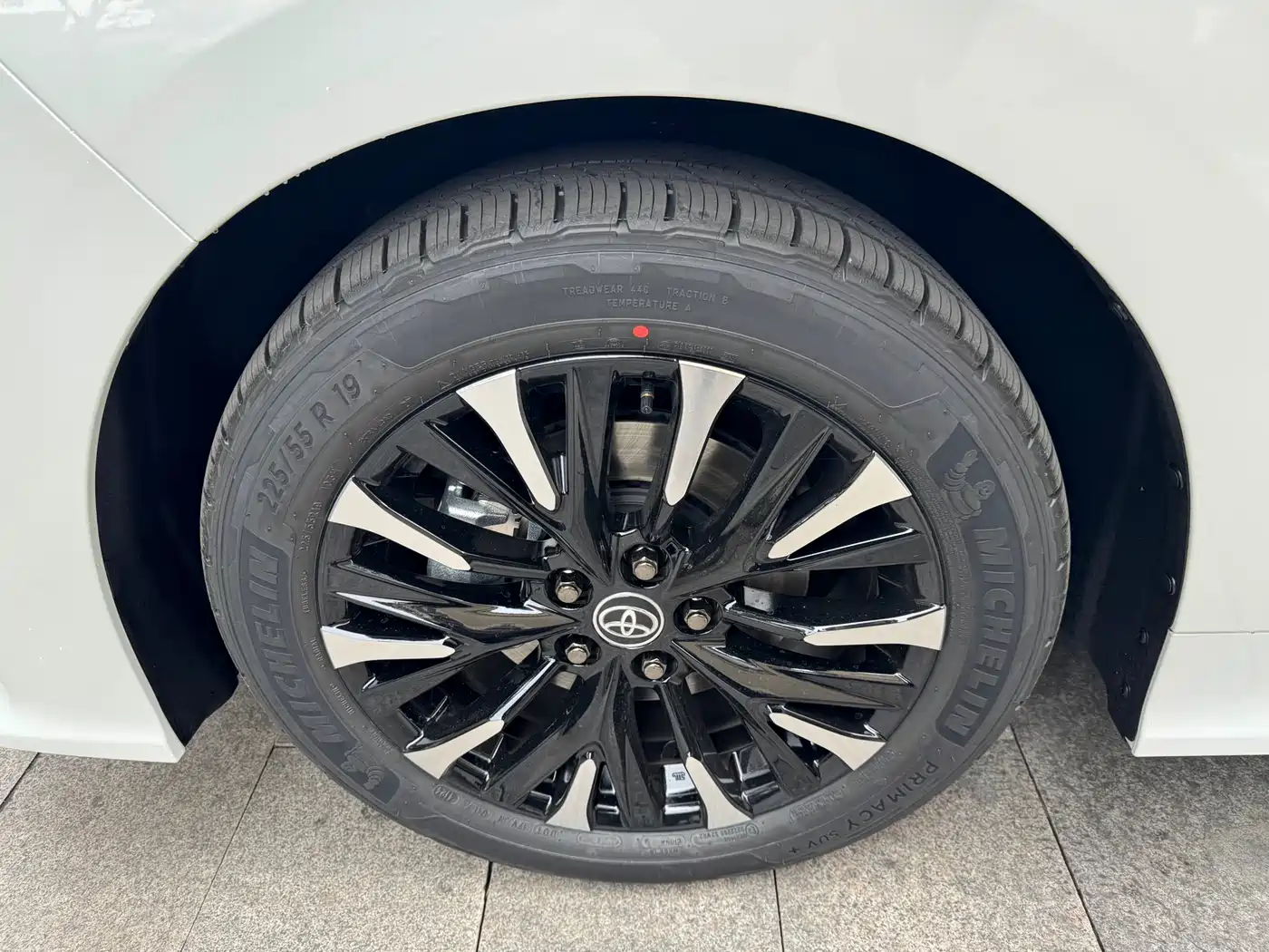 Toyota Alphard 2024 Hybrid 2.5L Ultimate Enjoyment Edition фото 4