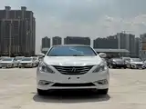 Photo 2 - Hyundai Sonata