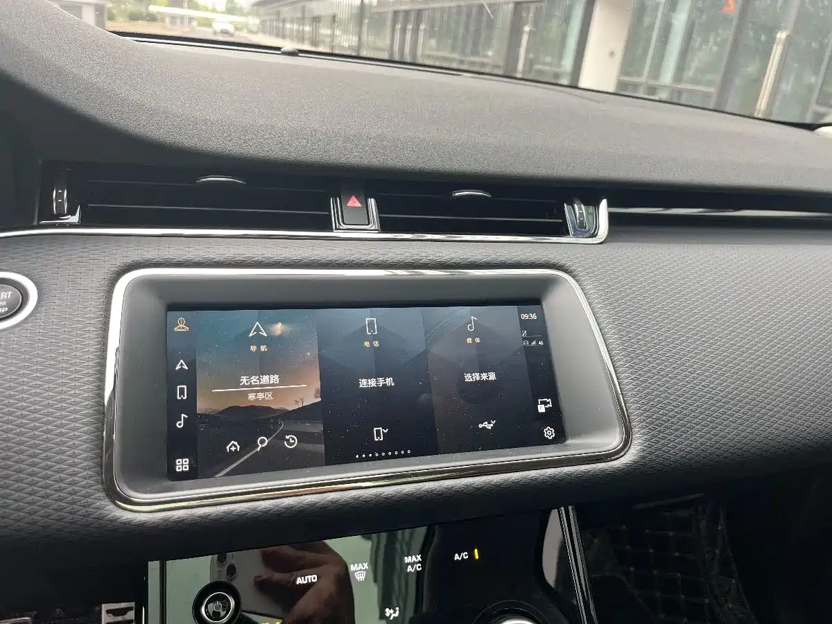 Land Rover Range Rover Evoque 2023 Range Rover Evoque L 200PS Elite Edition фото 16