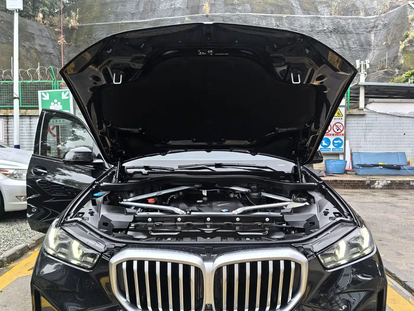 BMW X5 2023 xDrive 30Li Premium M Sport Package фото 17