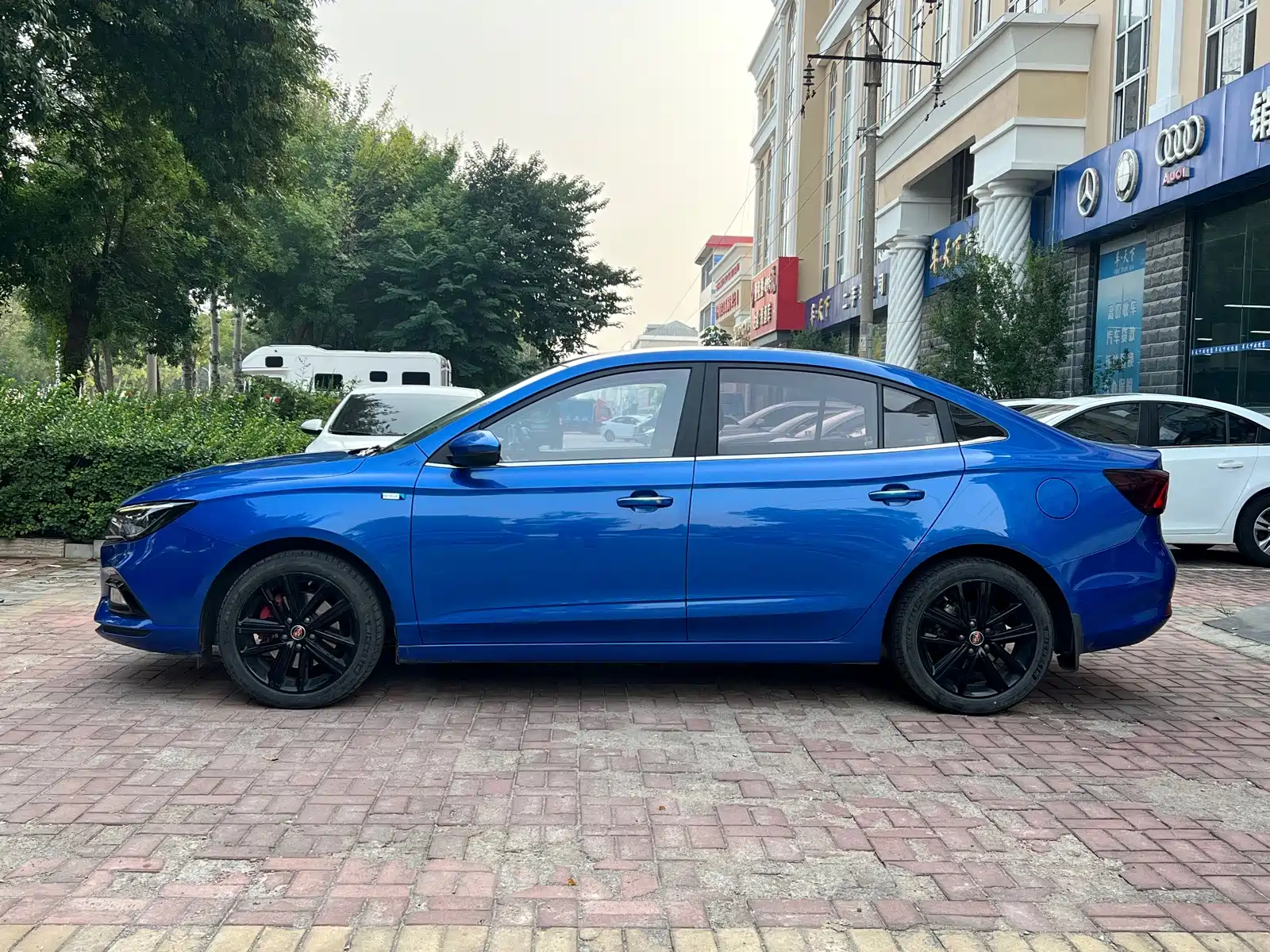 Фото 3 - Roewe i5