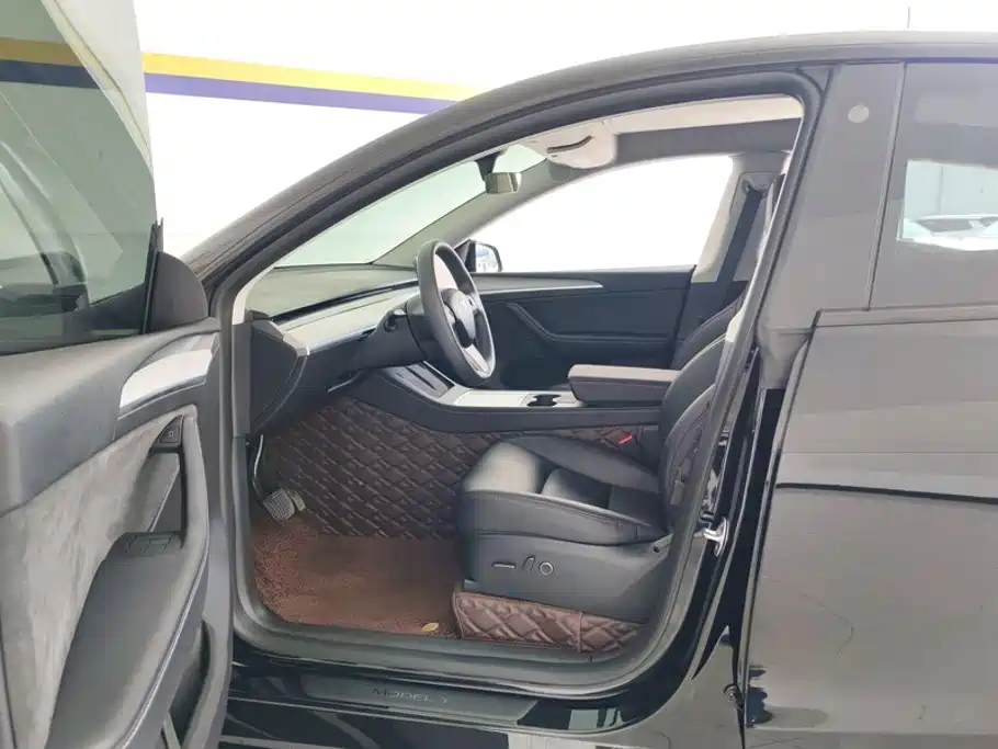 Фото 9 - Tesla Model Y