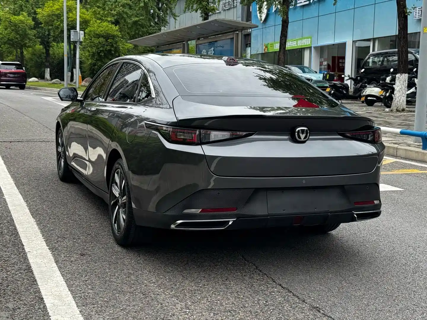 Фото 24 - Changan Eado