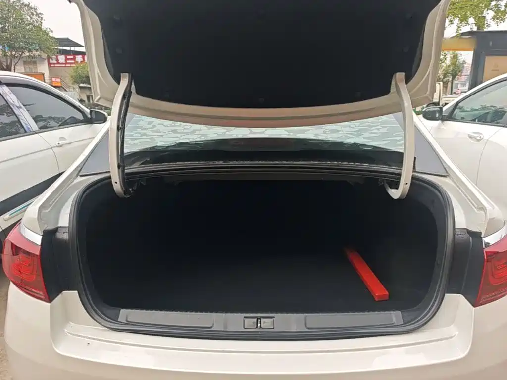 Citroën C4 C-Quatre 2017 2018 1.6L Manual Luxury