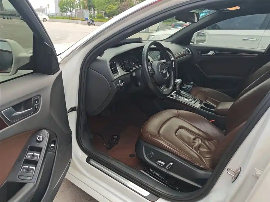 Audi A4L 2015 35 TFSI Auto Comfort фото 16