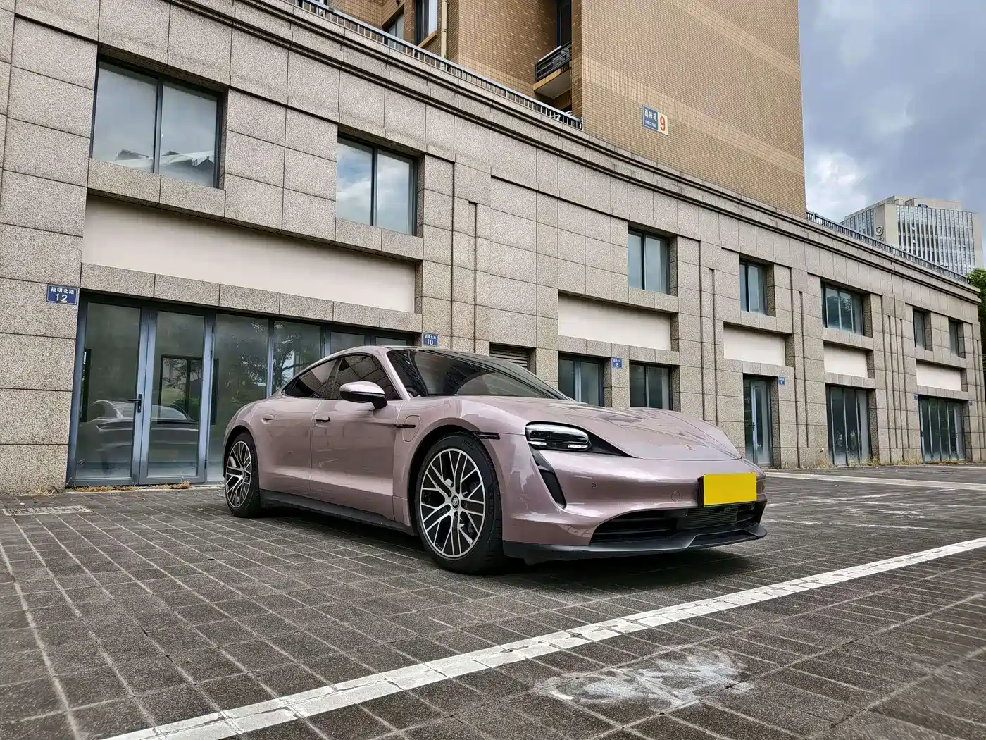 Porsche Taycan 2021 2020 Taycan