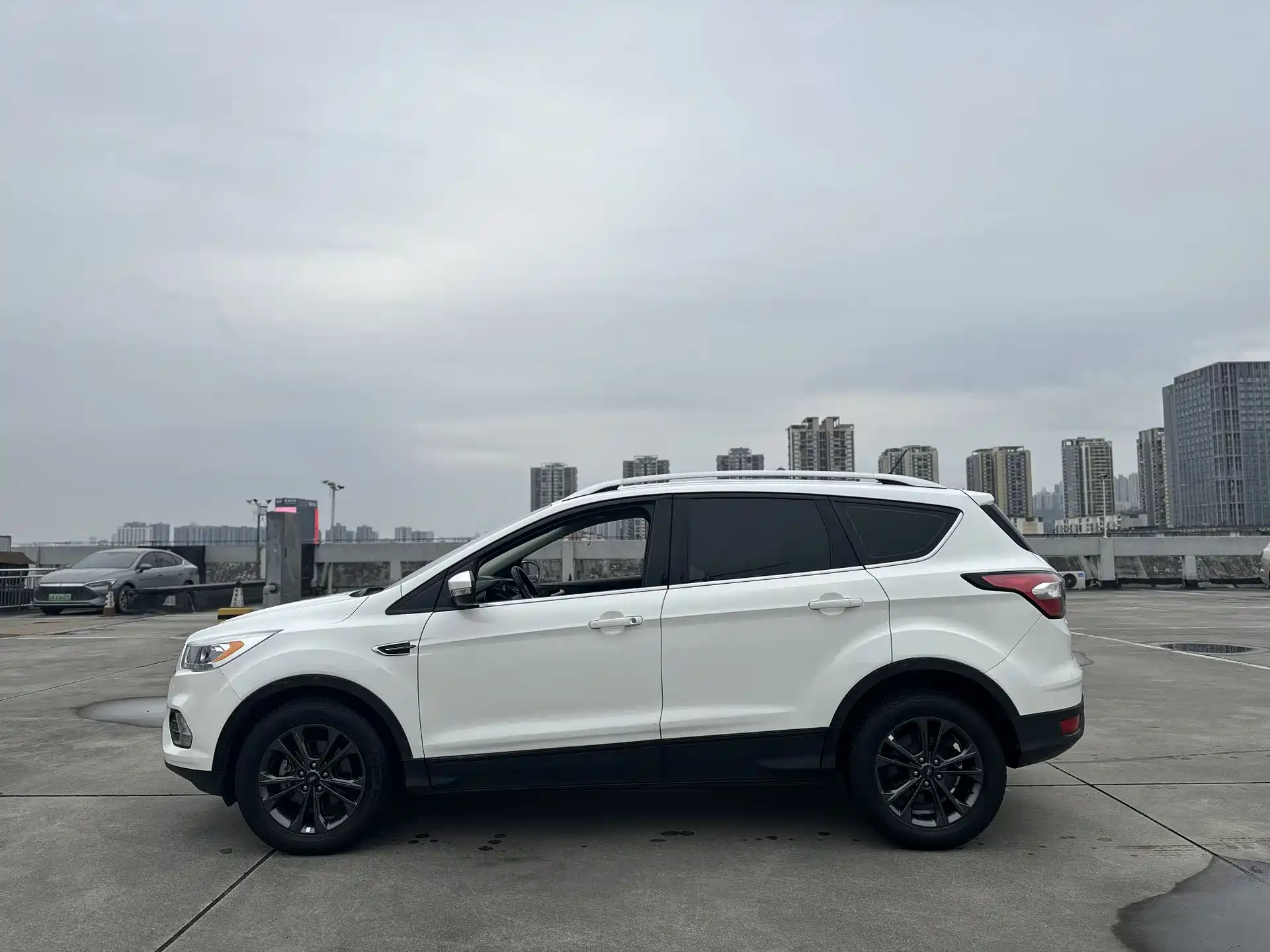 Photo 8 - Ford Kuga