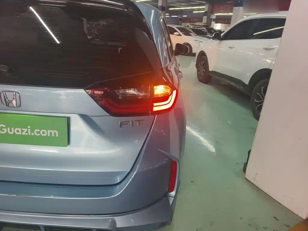 Photo 8 - Honda Fit