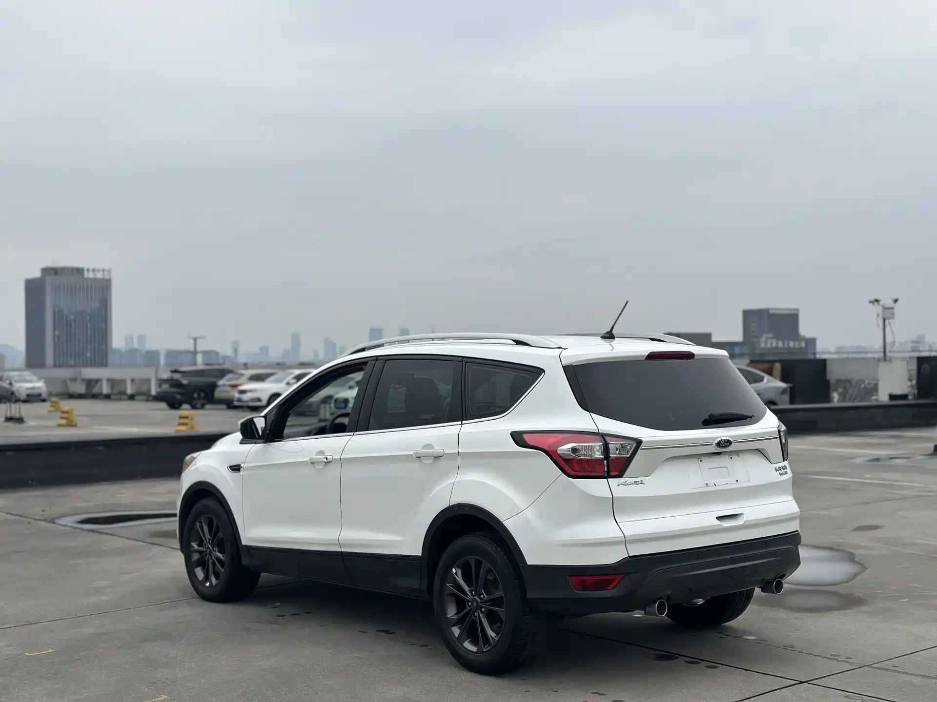 Photo 7 - Ford Kuga