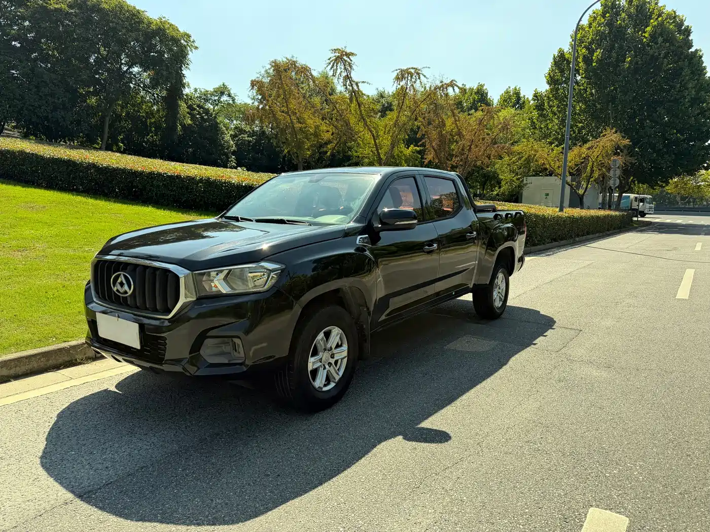 Maxus Maxus T60 2017 2017 2.8T Diesel Automatic 2WD High Chassis Luxury Long Cab China V
