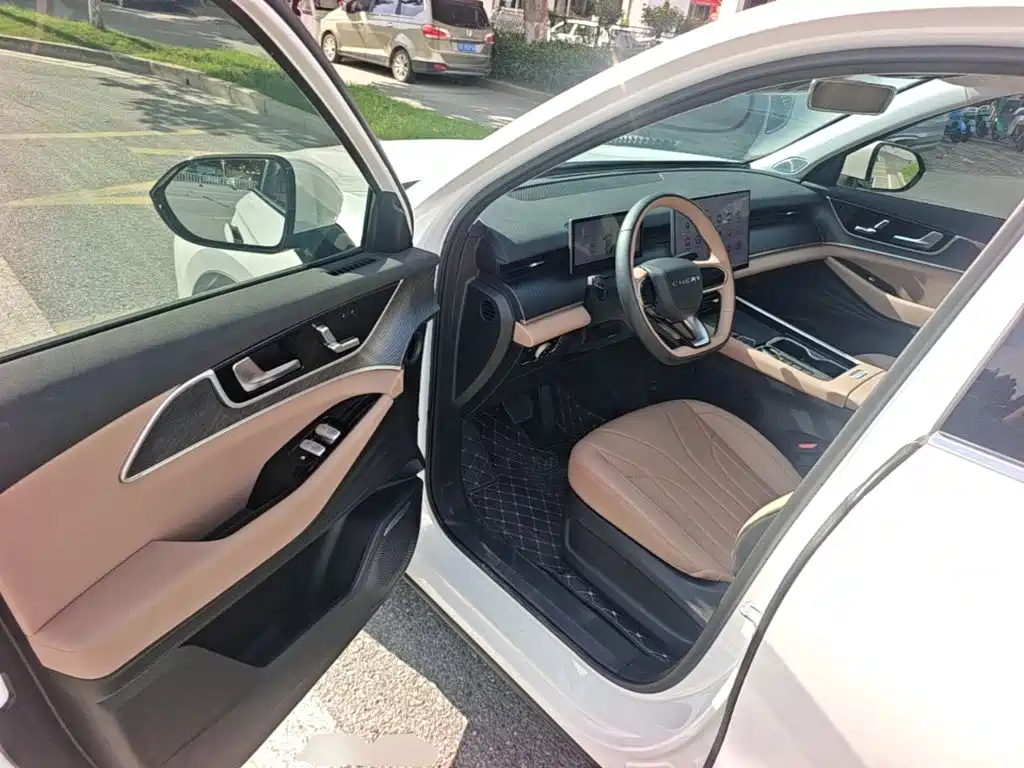 Chery Tiggo 8L 2025 2024 Model 2.0T 2WD Luxury 5-Seater