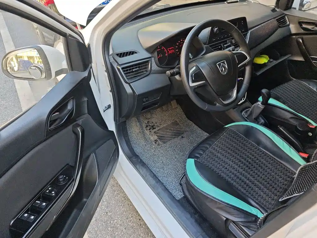 Baojun 310 2018 2016 1.2L Manual Value Edition