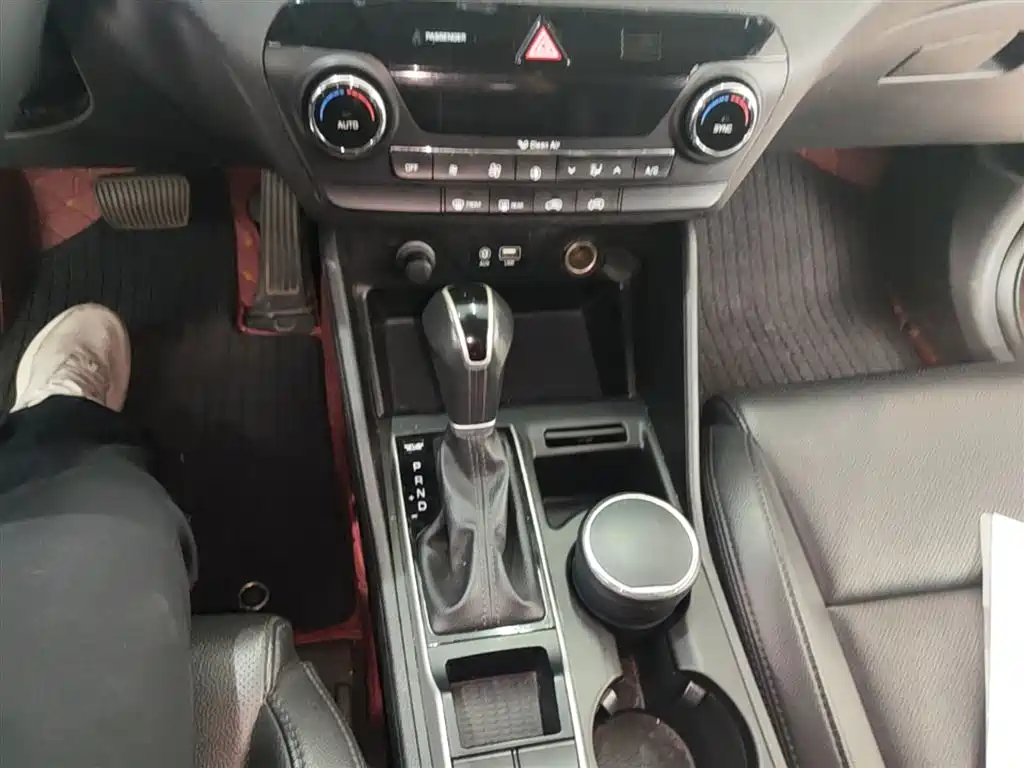 Hyundai Tucson 2015 1.6T Dual Clutch 2WD Smart фото 14