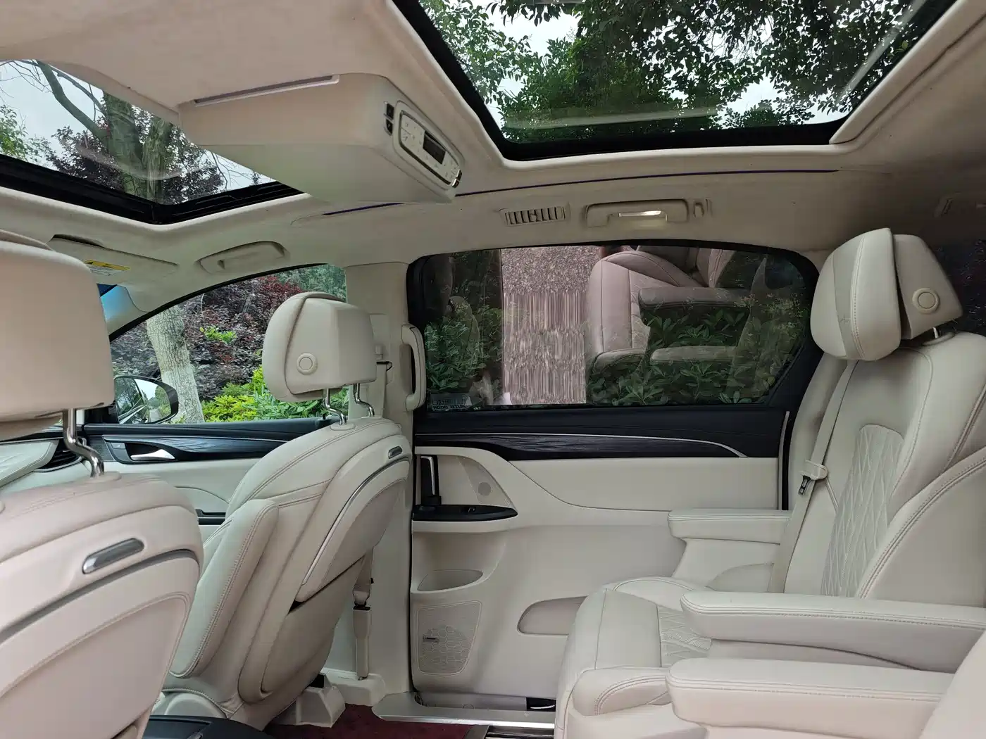 Buick GL8 2021 Avenir Aivia 7-Seater Family Edition фото 12