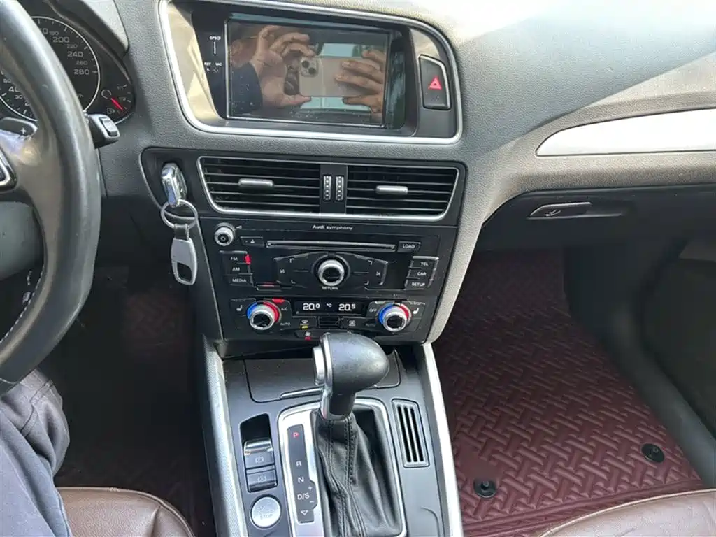 AUDI Q5