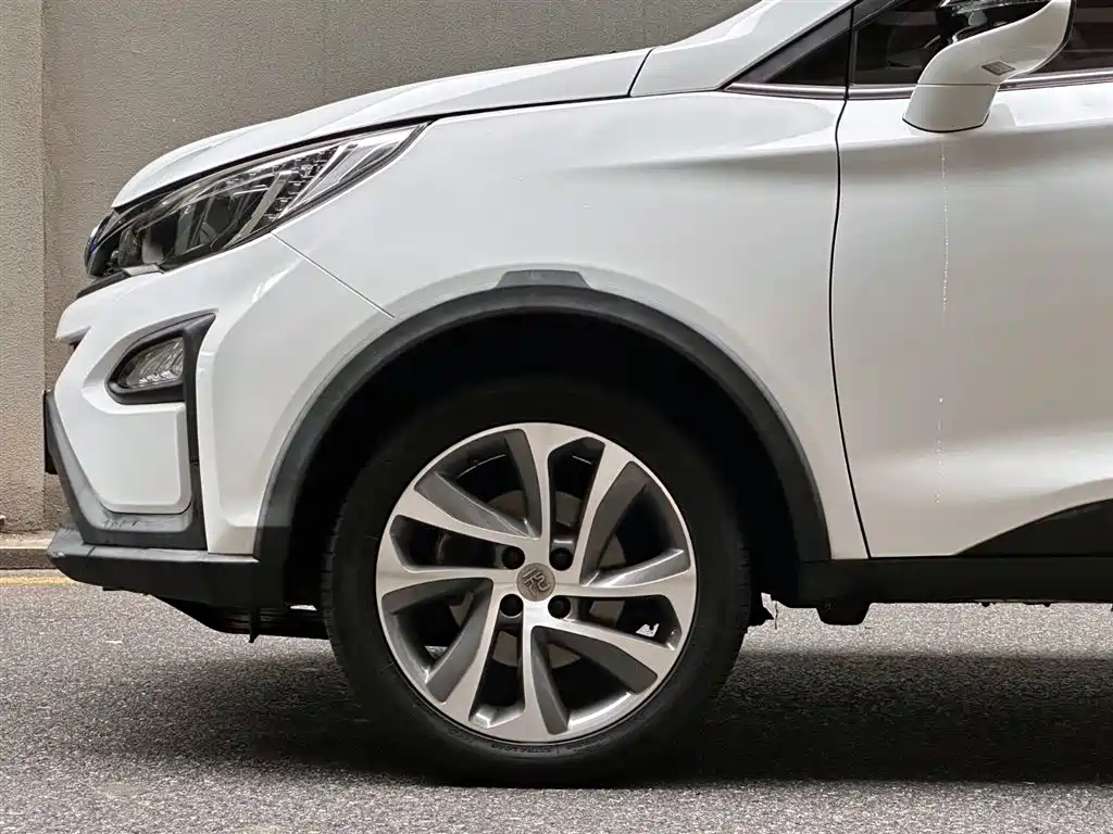 BYD Yuan 2017 1.5L Auto Cool Connect фото 6