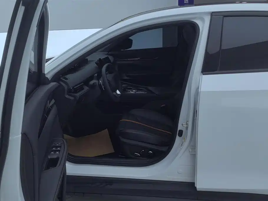 Changan UNI-V 2025 2024 1.5T Deluxe