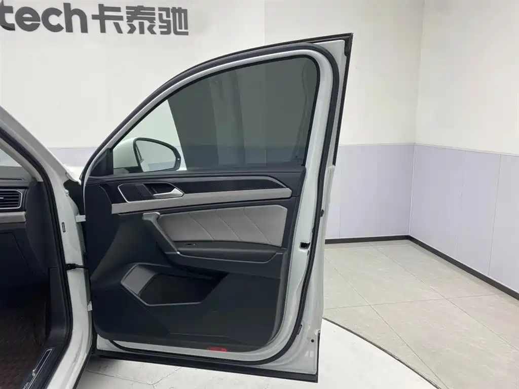Volkswagen Tayron 2024 330TSI 2WD Luxury Plus Advanced фото 27