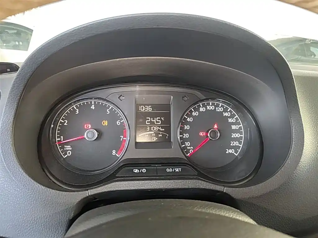 Volkswagen Polo 2016 1.4L Manual Trend фото 8