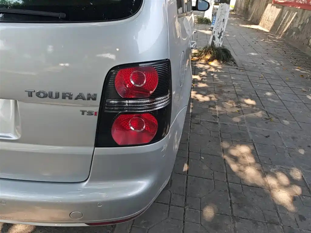Volkswagen Touran 2015 1.4T Manual Trend Edition 5-seater фото 8