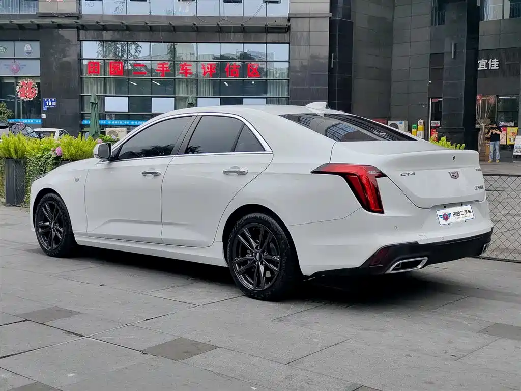 CADILLAC CT4