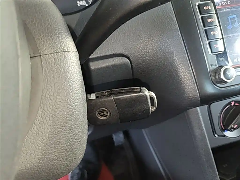 Volkswagen Polo 2016 1.4L Manual Trend фото 17