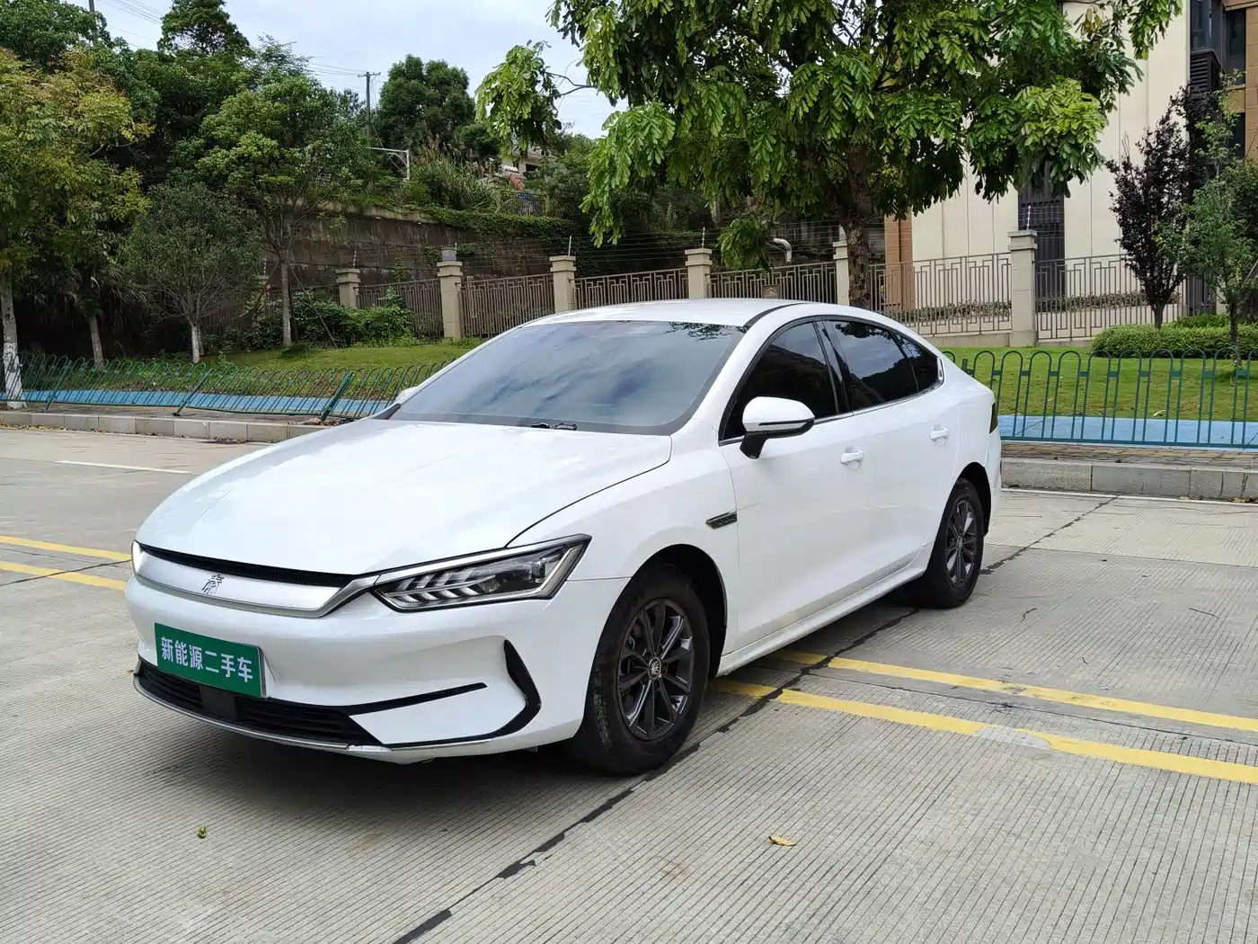 BYD Qin PLUS 2021 EV 420KM Travel Edition