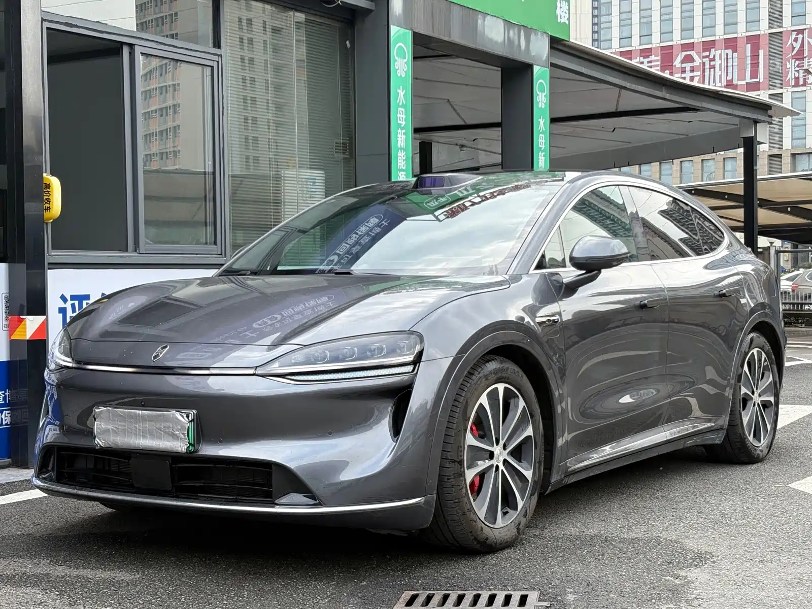 Фото 1 - Zhijie Luxeed R7