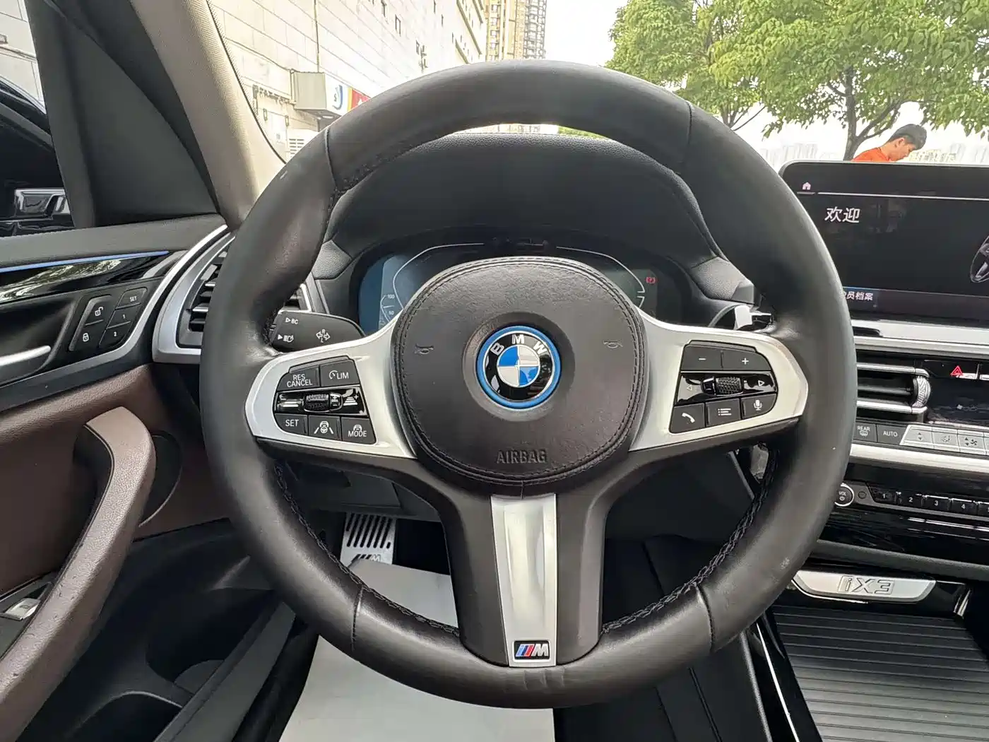 BMW iX3 2022 Leading Edition фото 12