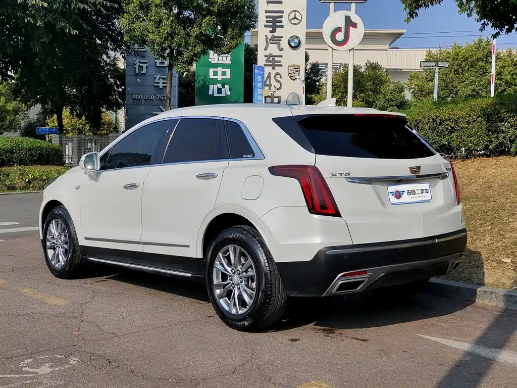 CADILLAC XT5