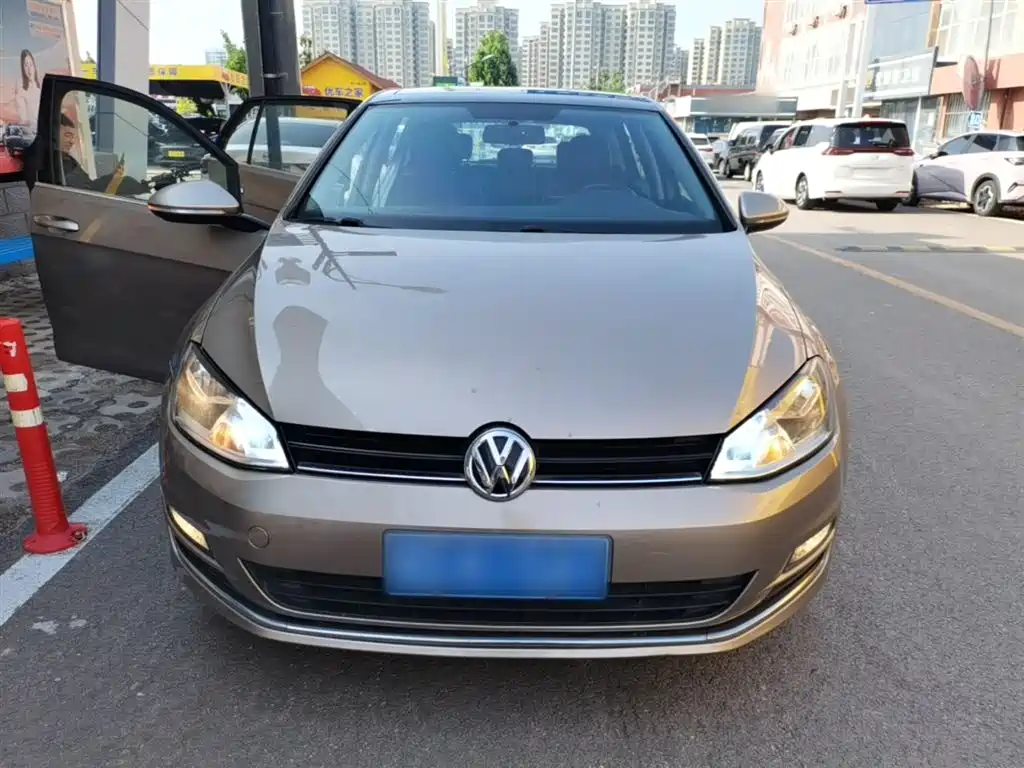 Volkswagen Golf 2015 1.6L Automatic Comfort фото 3