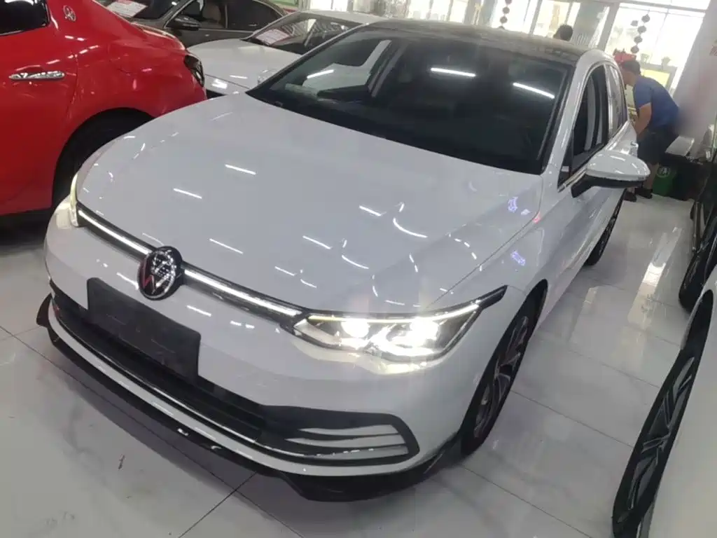 Volkswagen Golf 2021 200TSI DSG Pro