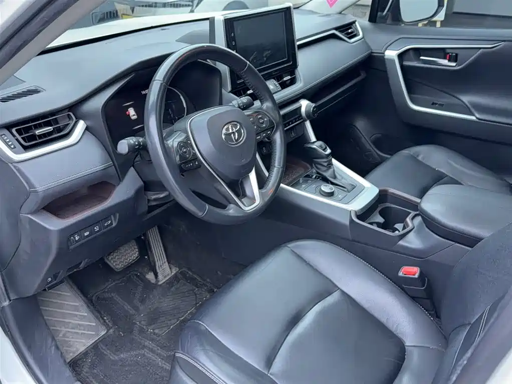 Toyota RAV4 Rongfang 2020 Hybrid 2.5L E-CVT AWD Flagship Edition фото 13