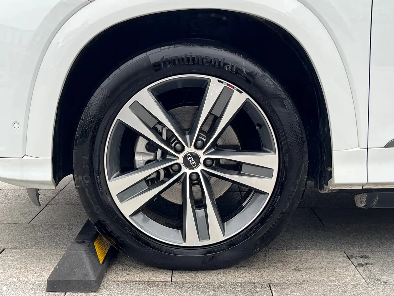 Фото 4 - Audi Q6