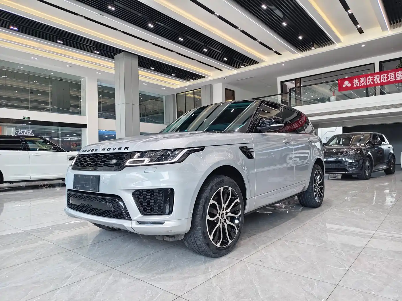 Land Rover Range Rover Sport 2022 3.0 L6 Gloss Black Edition