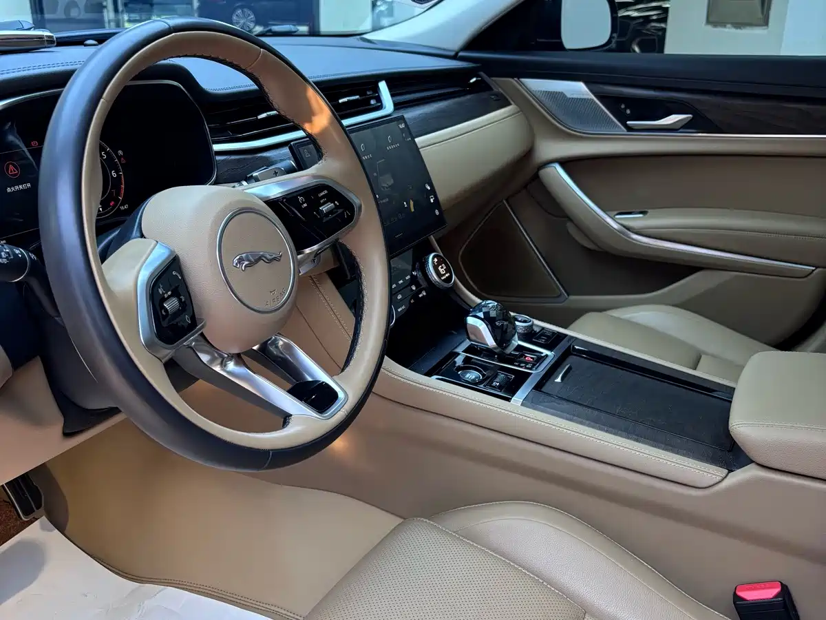 Jaguar XFL 2026 2025 2.0T P250 FWD Luxury Edition