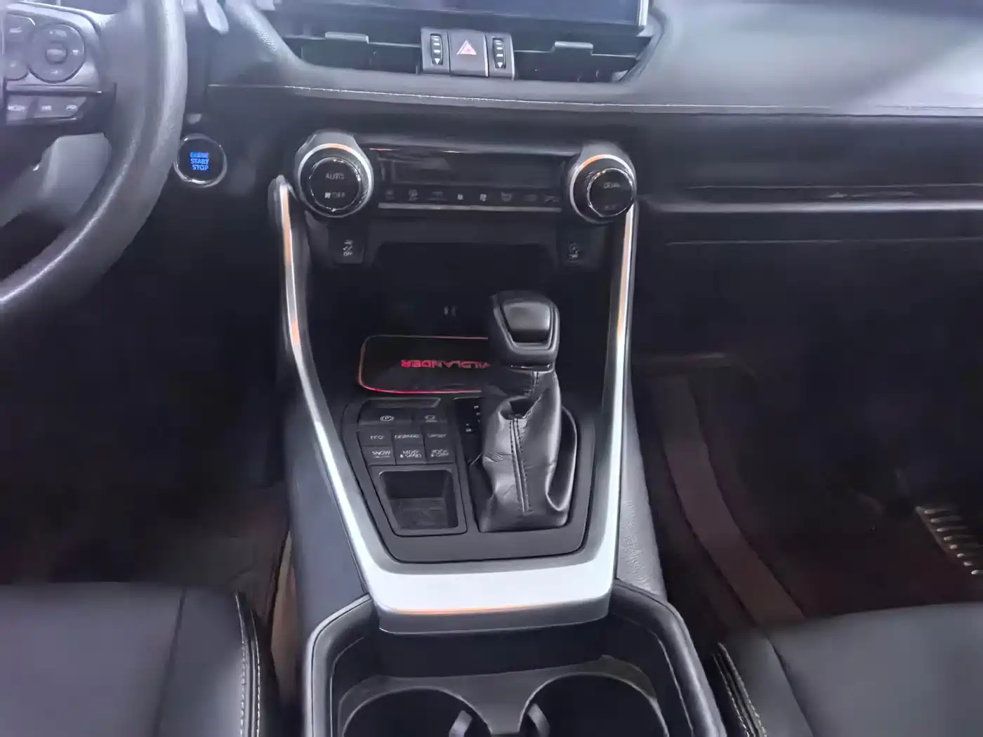 Toyota Wildlander 2020 2.0L CVT AWD Luxury Edition фото 16