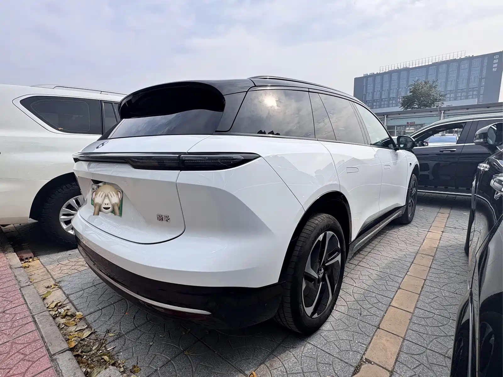Фото 2 - NIO ES6