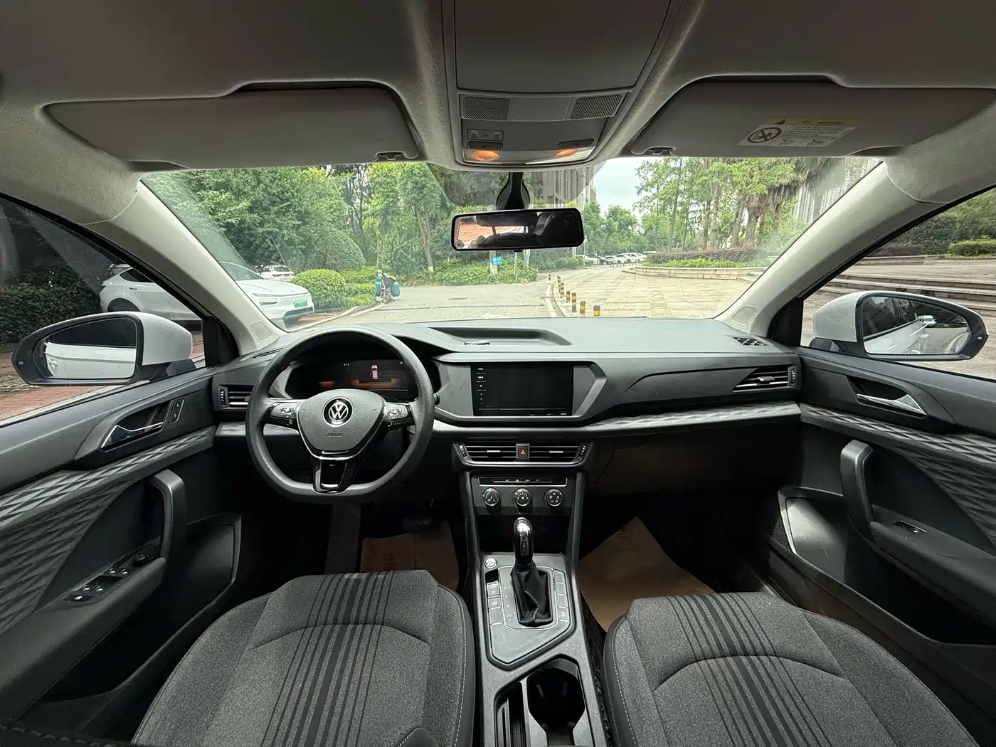 Volkswagen Tharu 2022 280TSI 2WD Trend 9