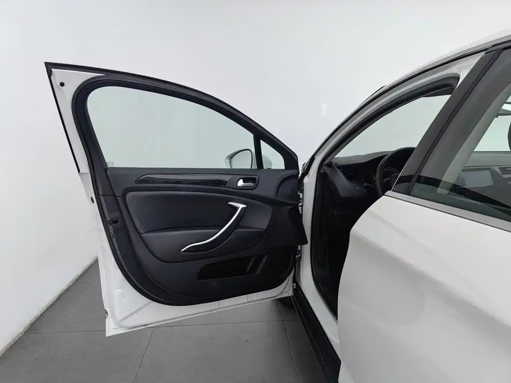 Фото 8 - Citroën C5