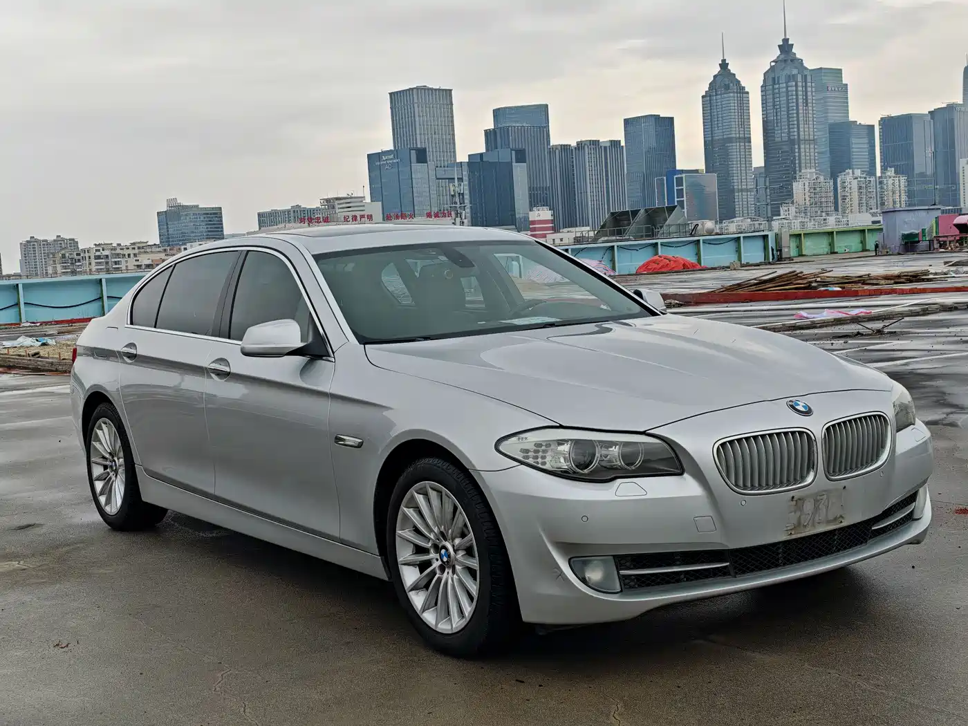 BMW 5 Series 2012 535Li Leadership фото 2
